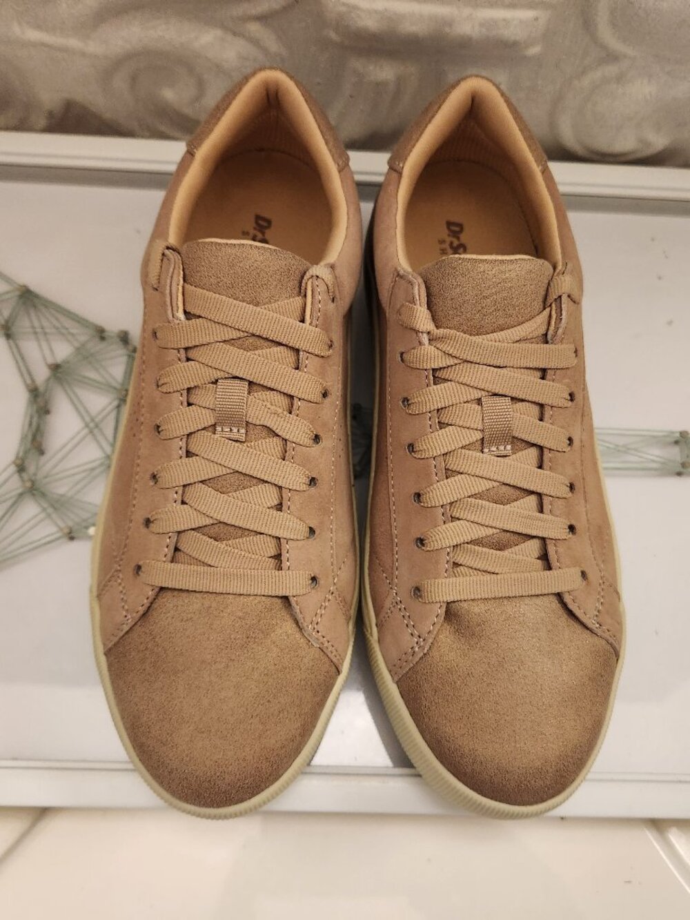 Dr. Scholls Take It Easy Taupe Suede Sneakers. NIB. Size 8.5 - Picture 4 of 9
